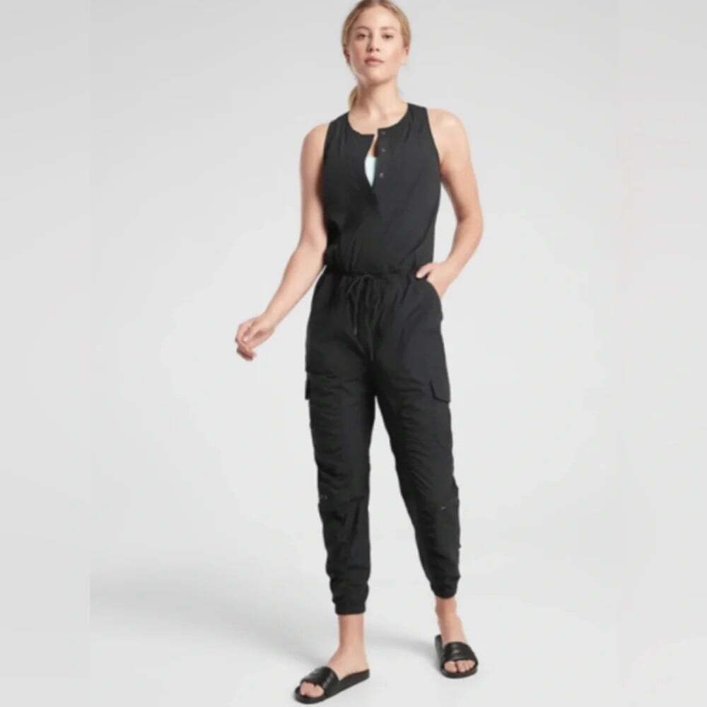 Athleta Canopy Parachute Romper Jumpsuit Size 6 Black Cargo Pocket Gorpcore